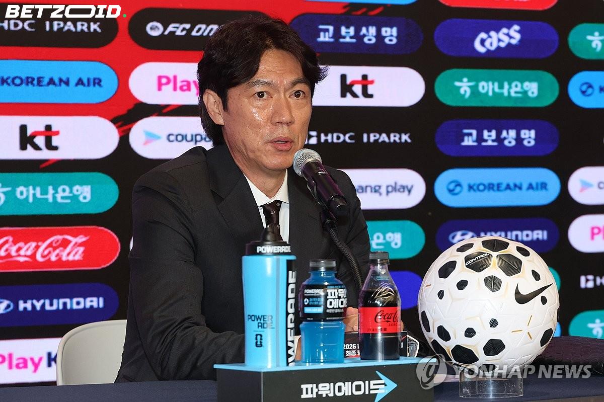 Hong Myung-bo geeft spelers de sleutels voor het Wereldkampioenschap